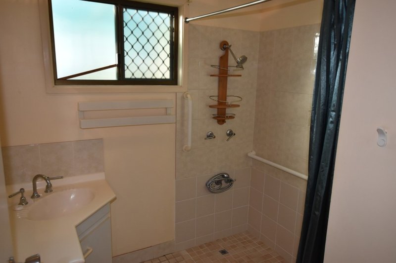 Photo - 10 Hoskyn Court, Clinton QLD 4680 - Image 6