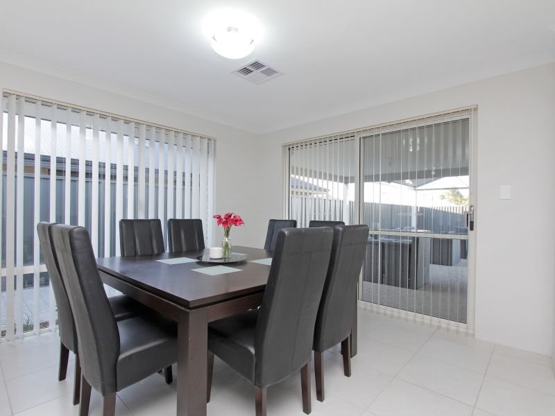 Photo - 10 Houdan Street, Southern River WA 6110 - Image 7