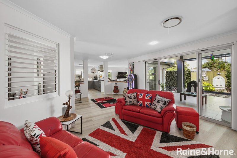 Photo - 10 Hovea Place, Tewantin QLD 4565 - Image 9