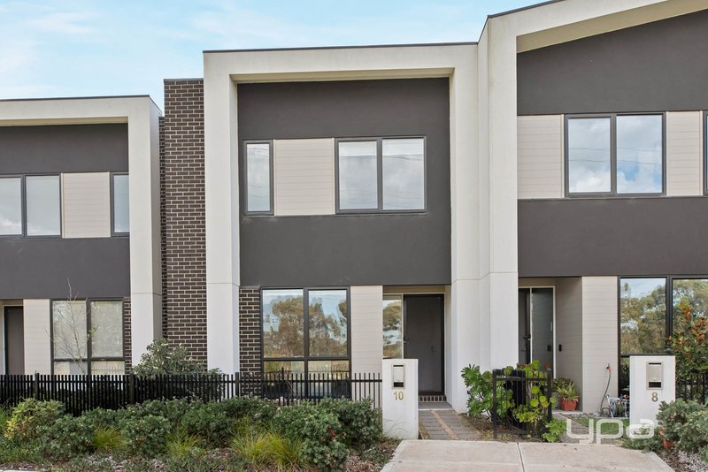 Photo - 10 Hudson Walk, St Albans VIC 3021 - Image 1
