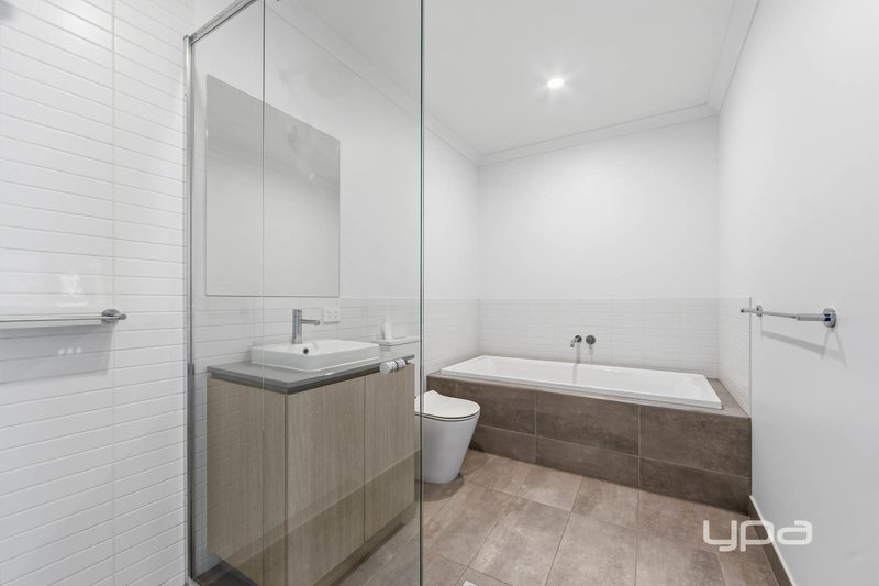 Photo - 10 Hudson Walk, St Albans VIC 3021 - Image 6