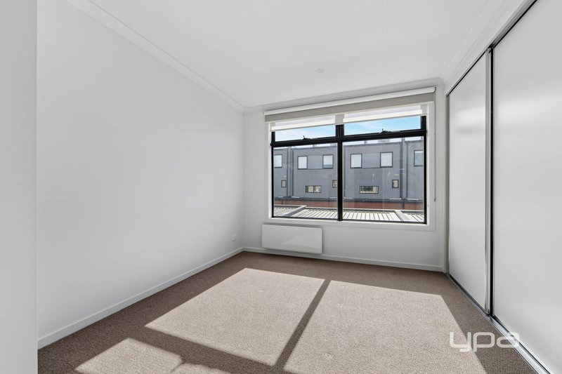Photo - 10 Hudson Walk, St Albans VIC 3021 - Image 10