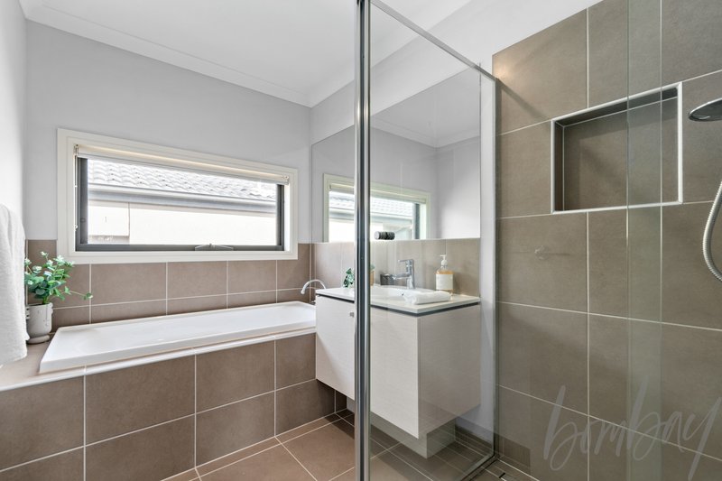 Photo - 10 Hues Street, Mickleham VIC 3064 - Image 16