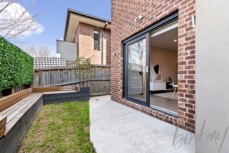 Photo - 10 Hues Street, Mickleham VIC 3064 - Image 18