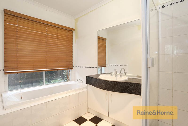 Photo - 10 Huntingdale Court, Craigieburn VIC 3064 - Image 8