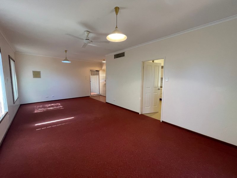 Photo - 10 Hutton Court, Nickol WA 6714 - Image 3