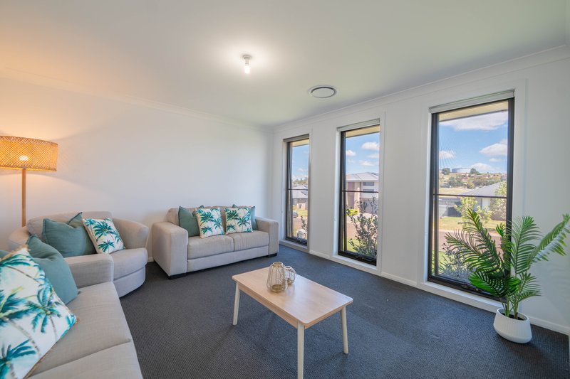 Photo - 10 Hydrangea Avenue, Parkes NSW 2870 - Image 4