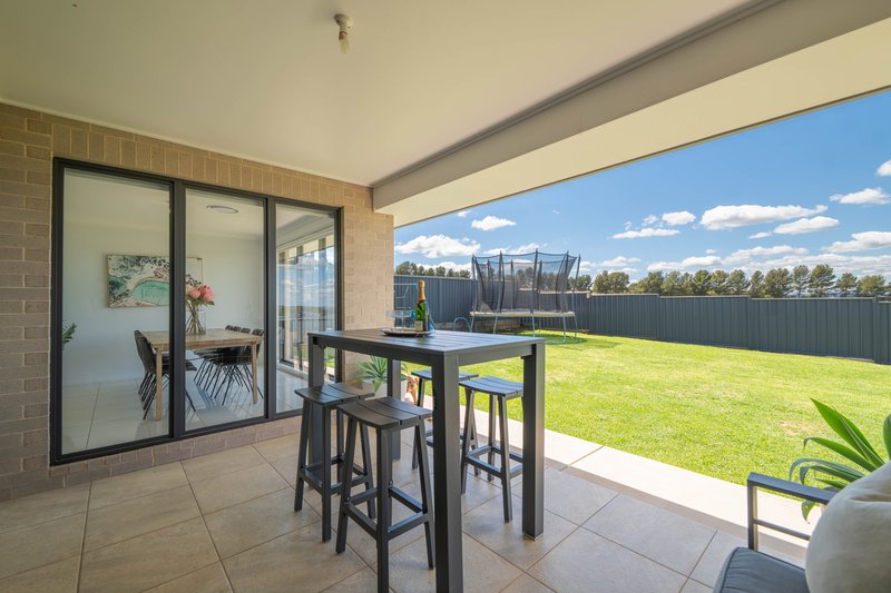 Photo - 10 Hydrangea Avenue, Parkes NSW 2870 - Image 9
