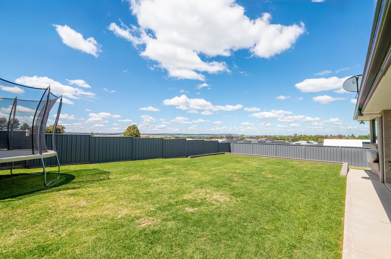 Photo - 10 Hydrangea Avenue, Parkes NSW 2870 - Image 12