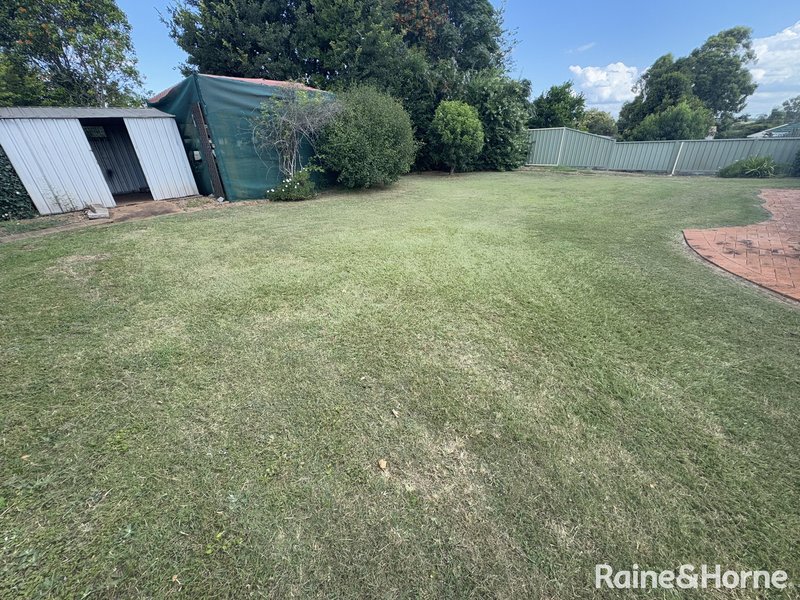 Photo - 10 Ian Street, Kingaroy QLD 4610 - Image 13