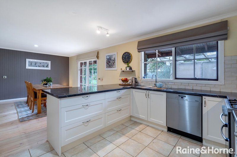 Photo - 10 Ida Crescent, Romsey VIC 3434 - Image 7