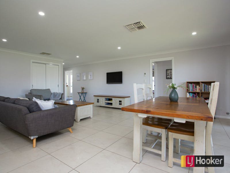 Photo - 10 Illawarra Place, Calala NSW 2340 - Image 6