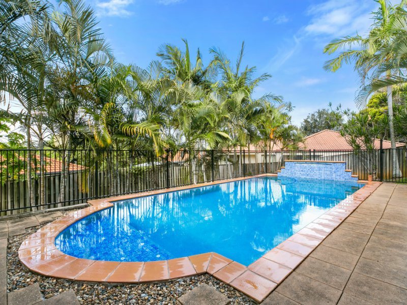 Photo - 10 Ilminster Crescent, Mudgeeraba QLD 4213 - Image 1