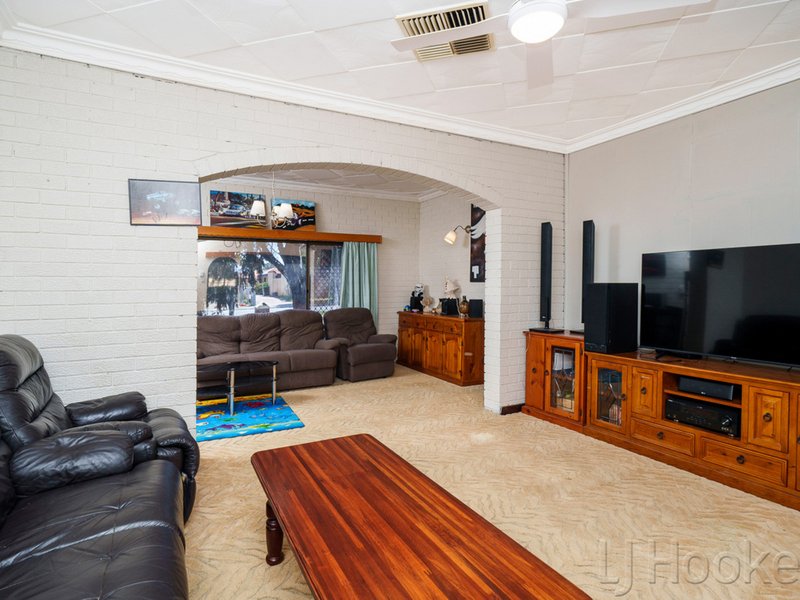 Photo - 10 Ilumba Road, Nollamara WA 6061 - Image 4