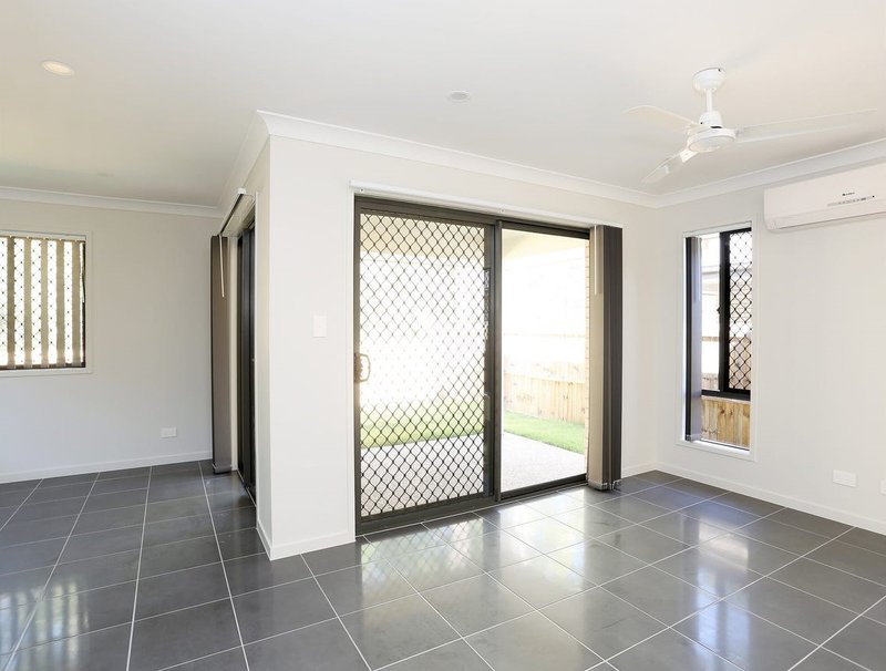 Photo - 10 Imelda Way, Pimpama QLD 4209 - Image 2