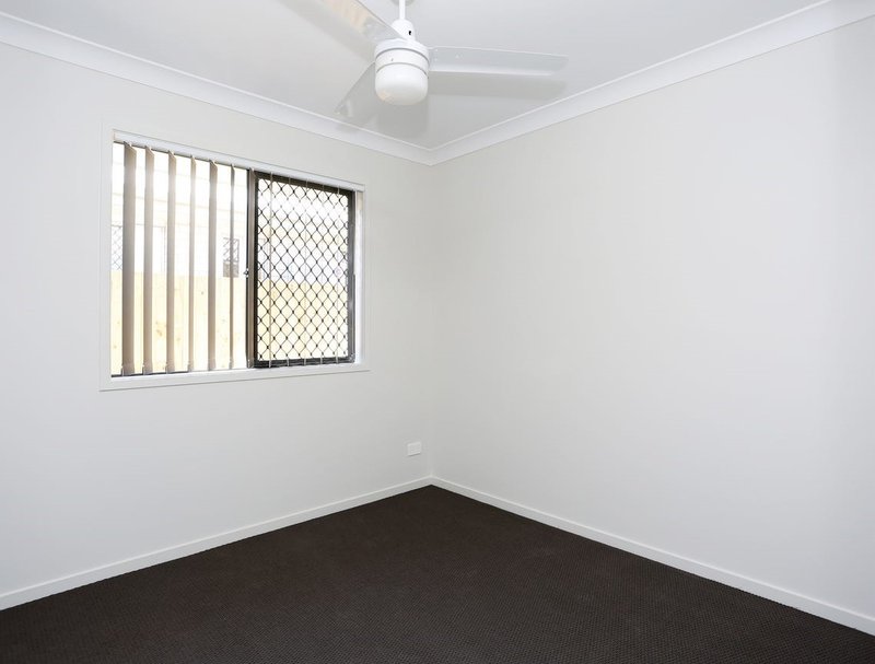 Photo - 10 Imelda Way, Pimpama QLD 4209 - Image 6