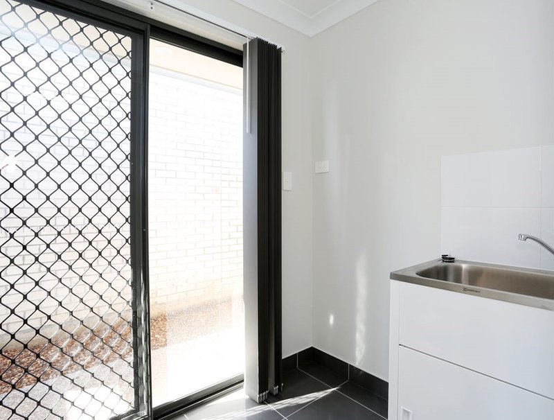 Photo - 10 Imelda Way, Pimpama QLD 4209 - Image 7