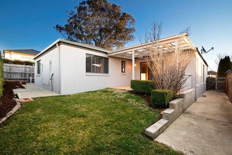 Photo - 10 Inglewood Street, Gungahlin ACT 2912 - Image 3