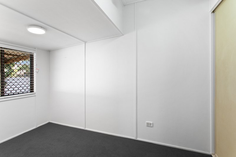 Photo - 10 Inglis Street, Woody Point QLD 4019 - Image 8