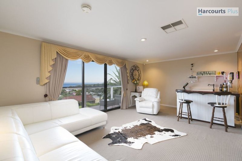 Photo - 10 Ingomar Court, Hallett Cove SA 5158 - Image 15