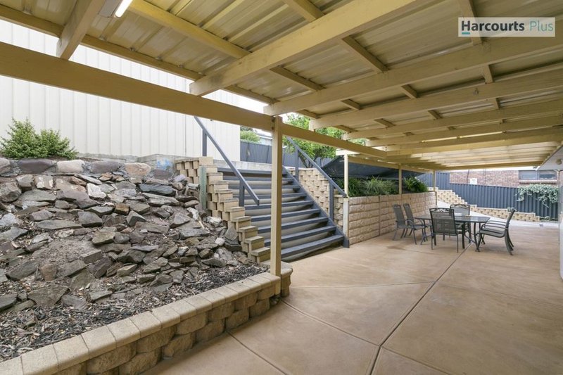 Photo - 10 Ingomar Court, Hallett Cove SA 5158 - Image 17