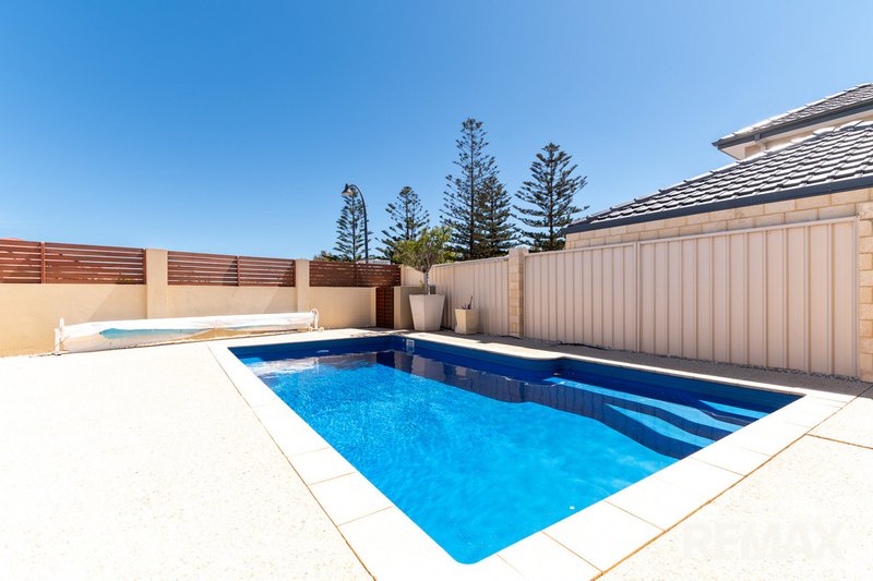 Photo - 10 Investigator Parade, Jindalee WA 6036 - Image 3