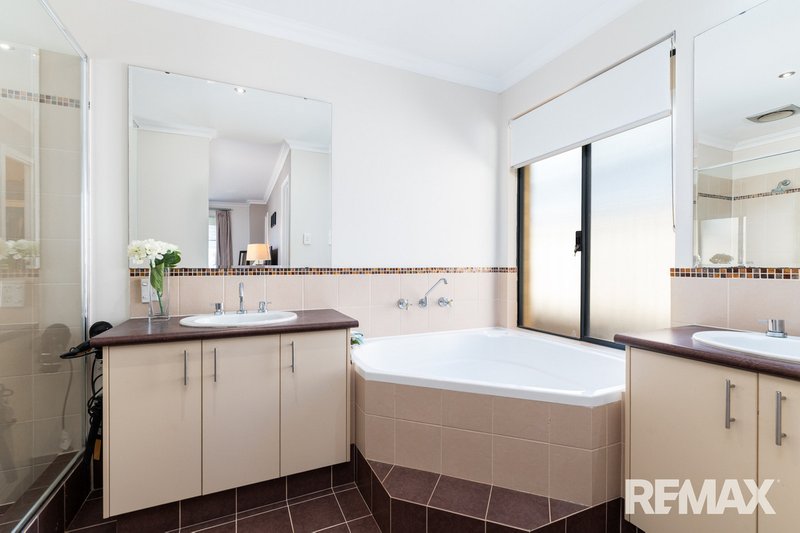 Photo - 10 Investigator Parade, Jindalee WA 6036 - Image 5