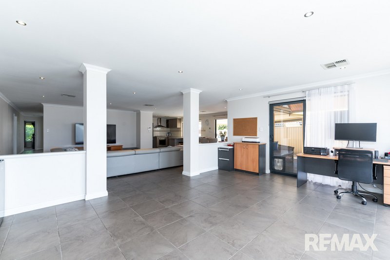 Photo - 10 Investigator Parade, Jindalee WA 6036 - Image 10