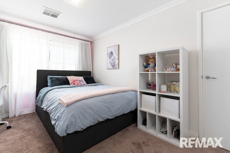 Photo - 10 Investigator Parade, Jindalee WA 6036 - Image 17