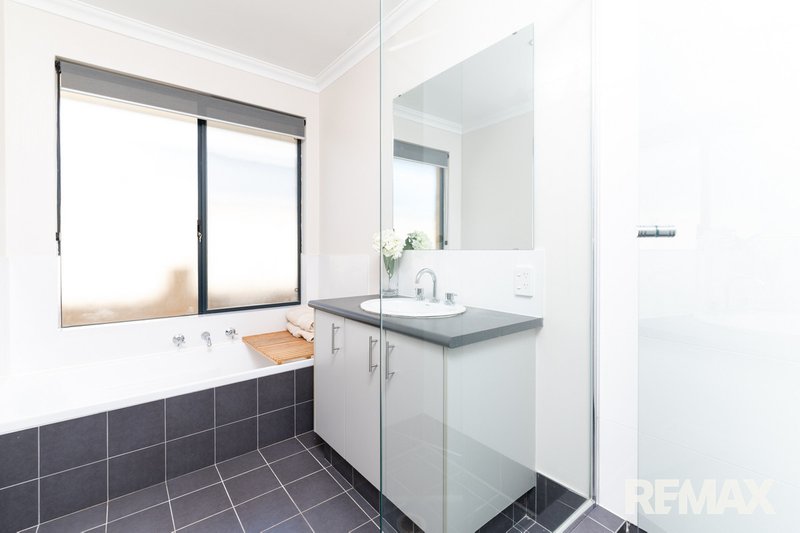 Photo - 10 Investigator Parade, Jindalee WA 6036 - Image 21