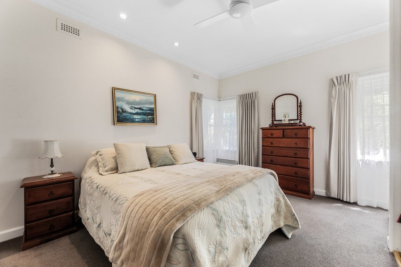 Photo - 10 Iris Street, Burwood VIC 3125 - Image 5