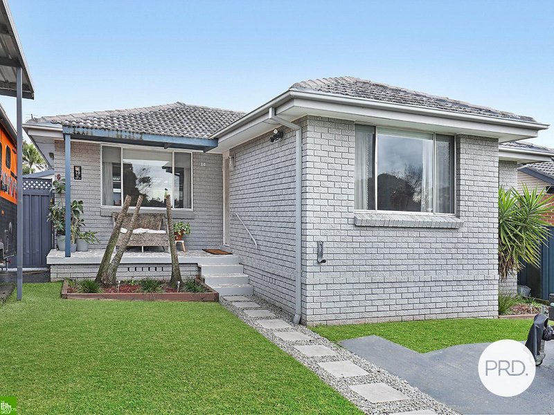 Photo - 10 Iron Bark Avenue, Albion Park Rail NSW 2527 - Image 2