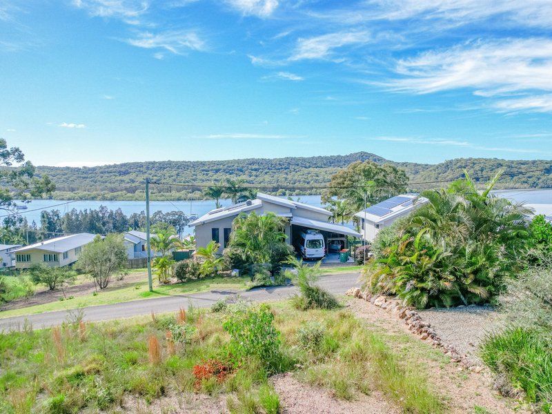 Photo - 10 Island View Road, Russell Island QLD 4184 - Image 4