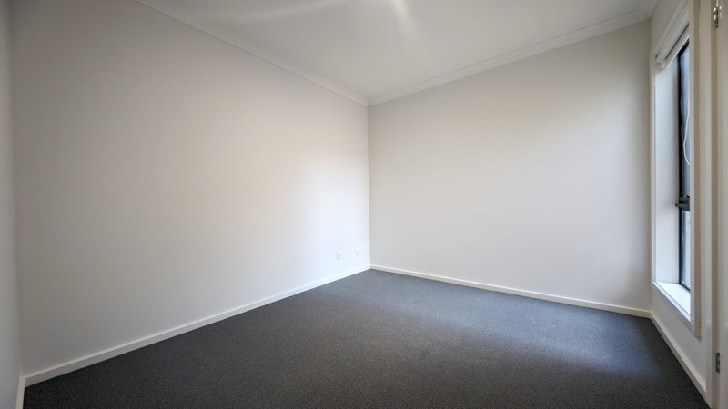 Photo - 10 Ivory Road, Donnybrook VIC 3064 - Image 8
