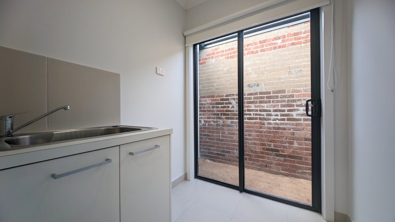 Photo - 10 Ivory Road, Donnybrook VIC 3064 - Image 10