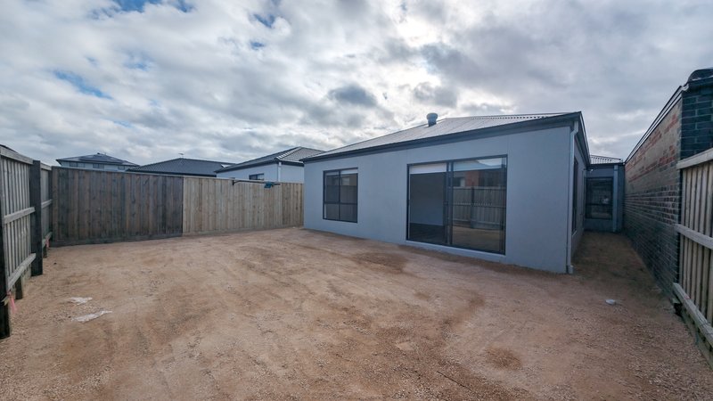 Photo - 10 Ivory Road, Donnybrook VIC 3064 - Image 11