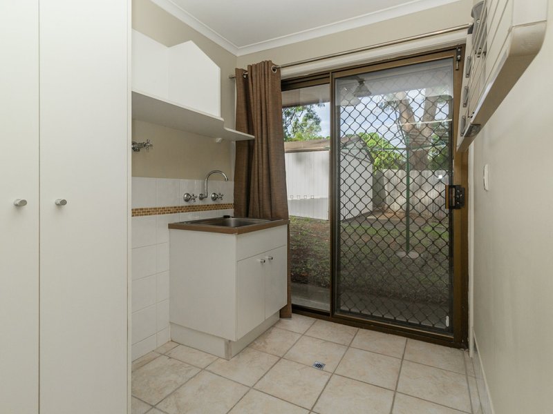 Photo - 10 Ixora Court, Regents Park QLD 4118 - Image 14