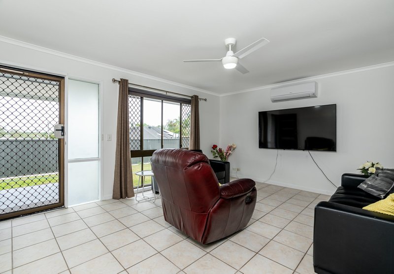 Photo - 10 Ixora Court, Regents Park QLD 4118 - Image 2