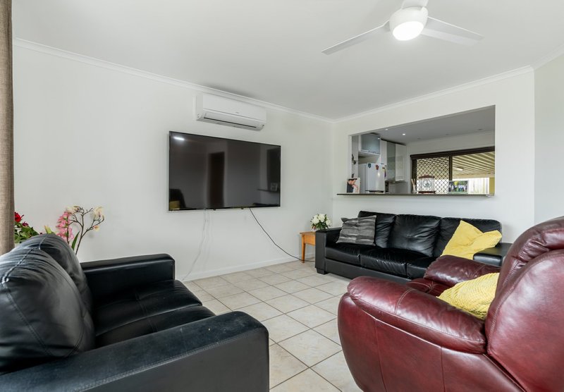 Photo - 10 Ixora Court, Regents Park QLD 4118 - Image 3