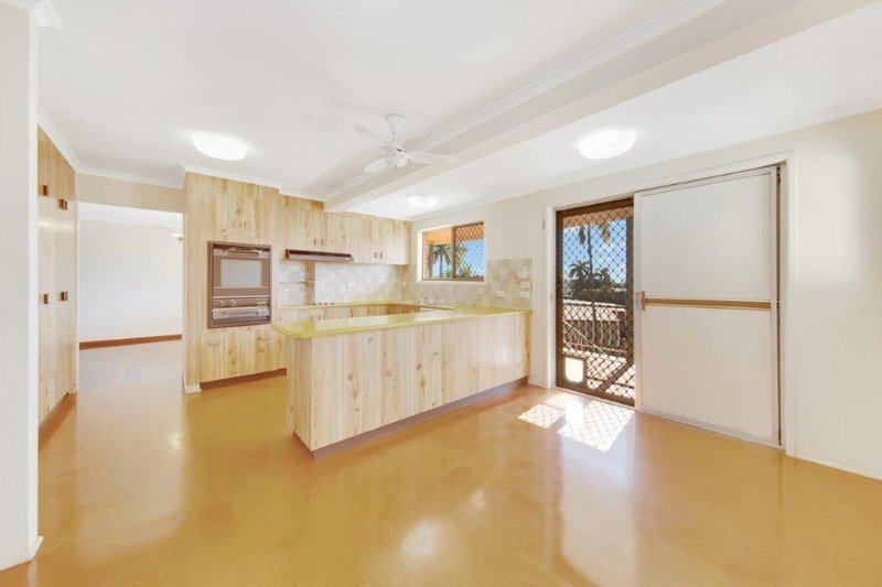 Photo - 10 J Hickey Ave , Clinton QLD 4680 - Image 6