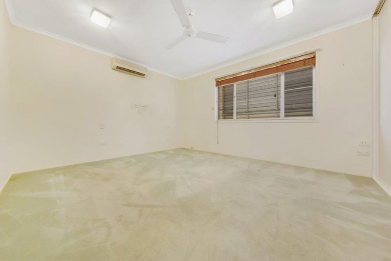 Photo - 10 J Hickey Ave , Clinton QLD 4680 - Image 8