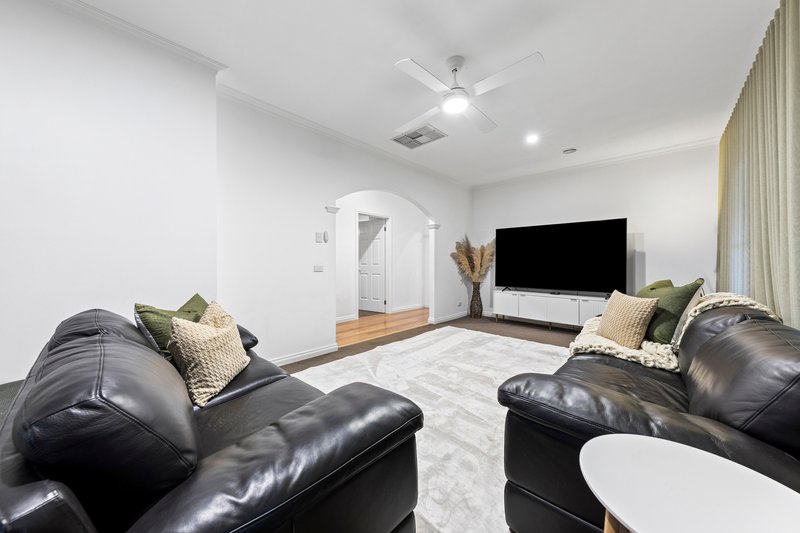 Photo - 10 Jagger Circuit, Cranbourne East VIC 3977 - Image 12