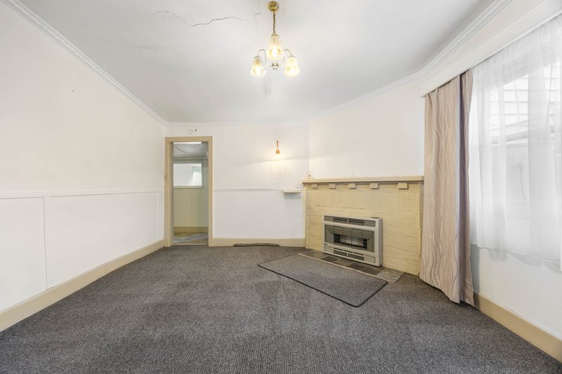 Photo - 10 James Street, Golden Point VIC 3350 - Image 4