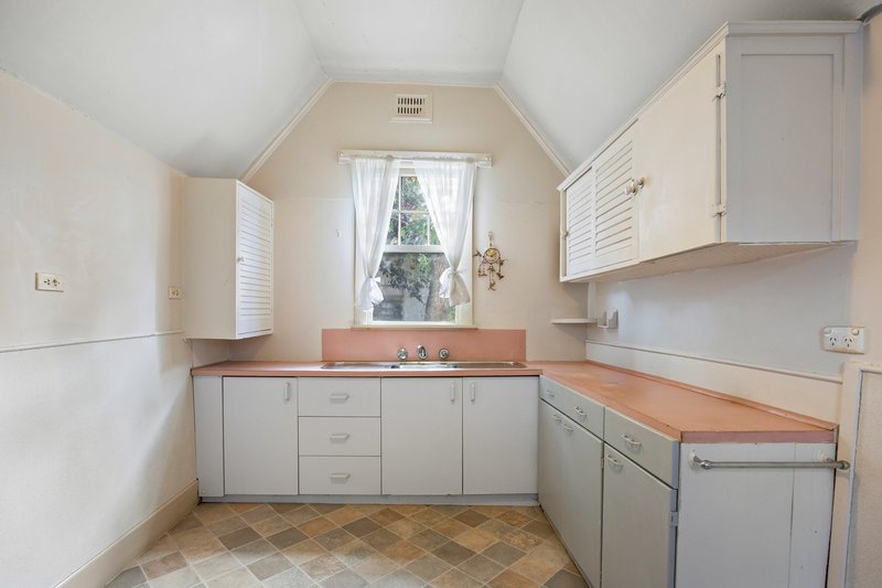 Photo - 10 James Street, Golden Point VIC 3350 - Image 6