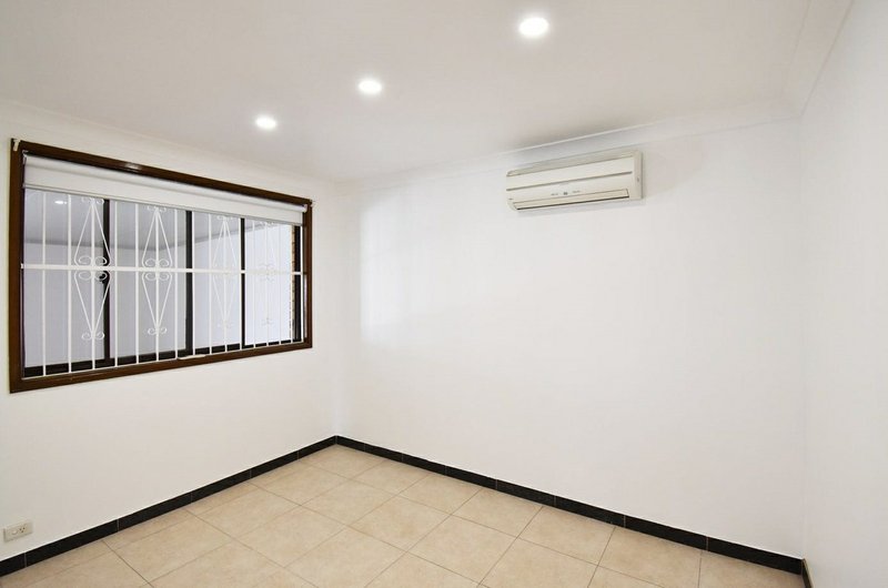 Photo - 10 Janacek Place, Bonnyrigg Heights NSW 2177 - Image 3