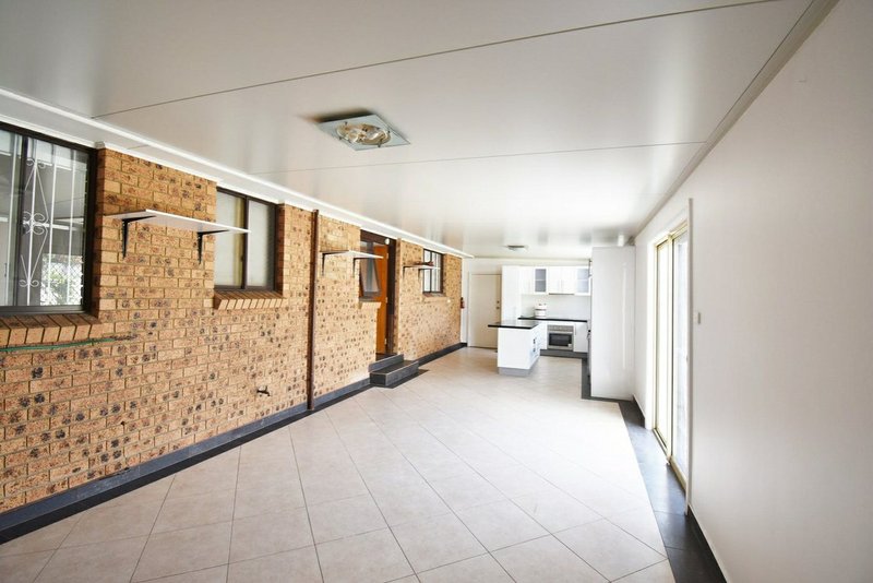 Photo - 10 Janacek Place, Bonnyrigg Heights NSW 2177 - Image 8