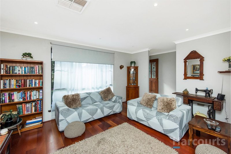 Photo - 10 Janga Court, Wanneroo WA 6065 - Image 4