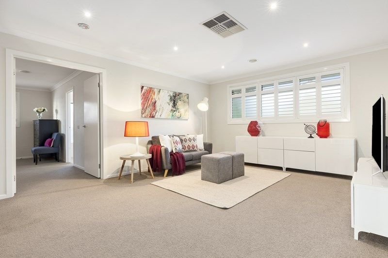 Photo - 10 Jellicoe Street, Box Hill South VIC 3128 - Image 4