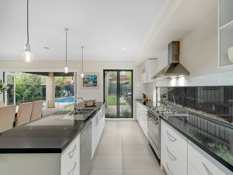 Photo - 10 Jellicoe Street, Box Hill South VIC 3128 - Image 7