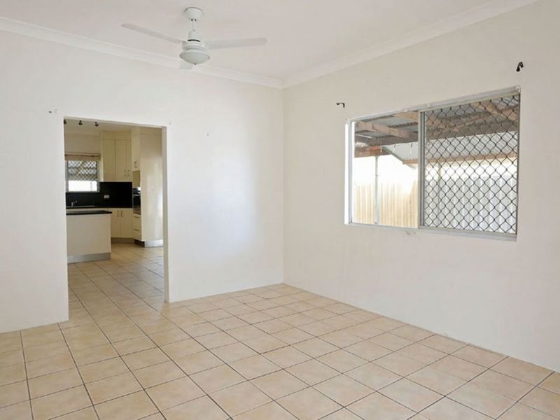 Photo - 10 Joan Street, Mount Isa QLD 4825 - Image 4